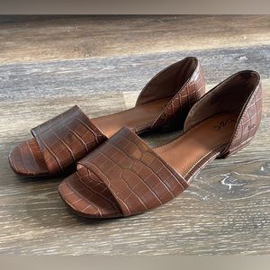 Born BOC Evandeline Croc Sandal